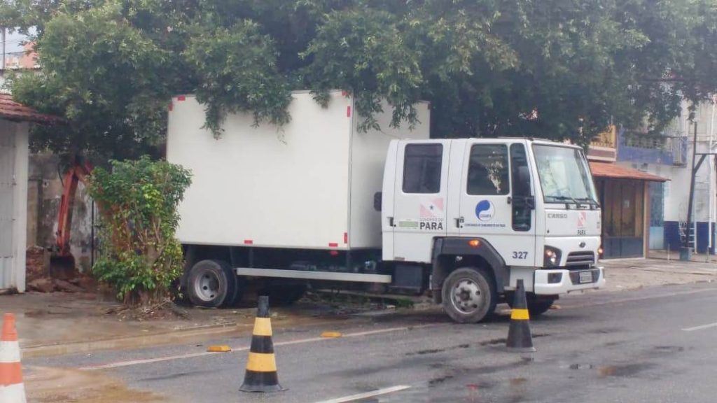 Cosanpa 5 1024x576 - Cosanpa realiza reparo em rua de Belém