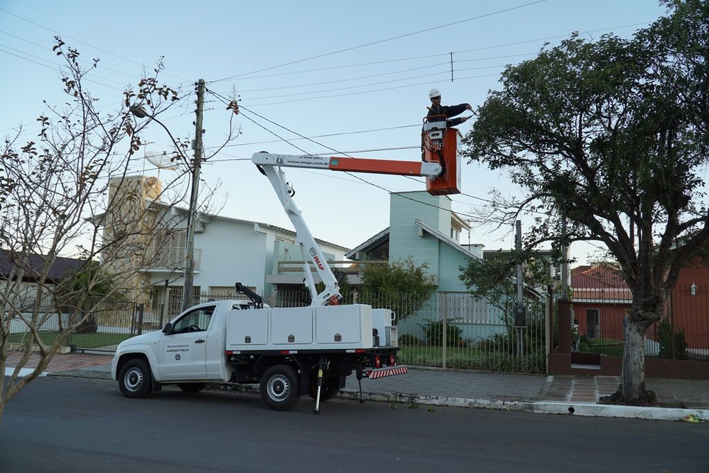 podas de árvores 1024x683 - Agilidade e segurança no trabalho em altura